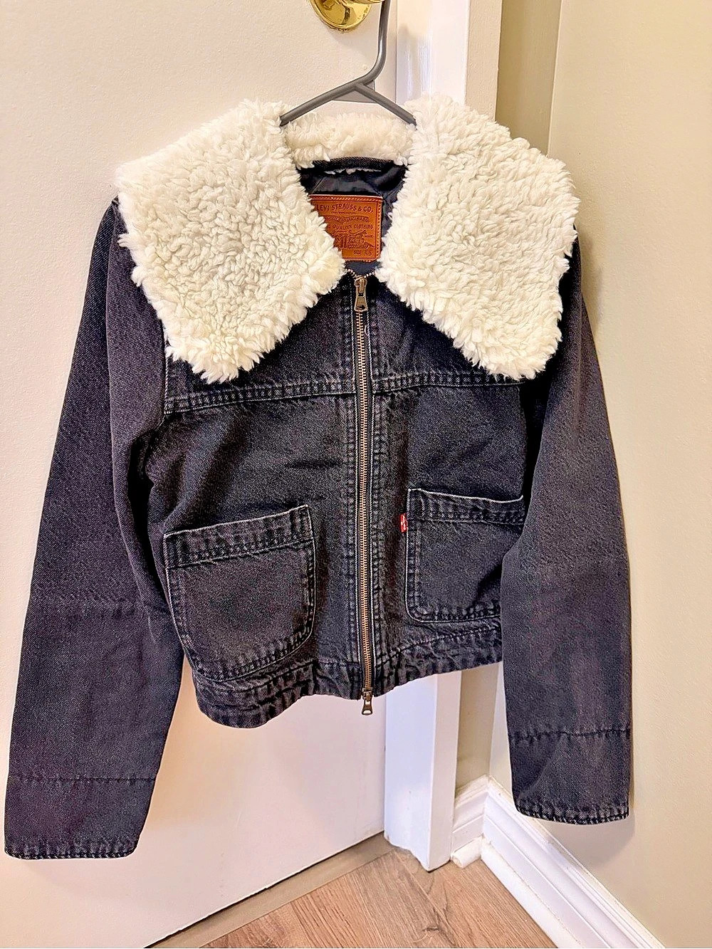 Levi's Sherpa Collar Black Denim Jacket Size XS Like New